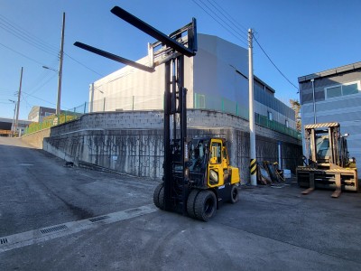 두산 4.5톤 3단 자동발 올캐빈 정비완료 디젤지게차