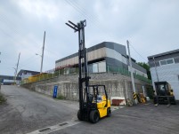 두산 3톤 3단 습식브레이크 DB33엔진 특A급 디젤지게차