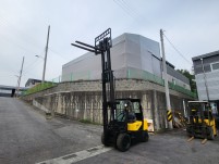 두산 3톤 3단마스트 노랭이 습식브레이크 특A급 디젤지게차