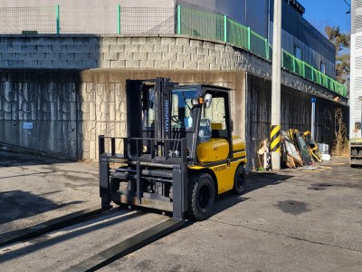 현대 HDF45-3 자동발 반캐빈 정비완료 가성비 디젤지게차