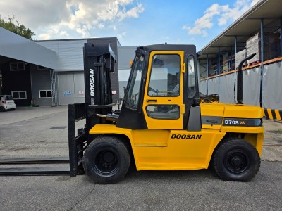 안전·출력 모두 만족! 두산 7톤 디젤지게차 매매 (2005년식…