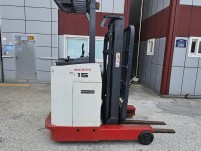 배터리가 2019년식인 저렴한 니찌유 입식 1.5톤 전동지게…