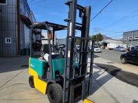 배터리가 2021년식 최신형 코마츠 좌식1.5톤 전동지게차 …