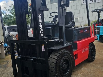배터리 21년식 니찌유 좌식4톤 전동지게차 3M 1100만