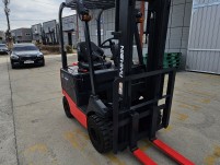 배터리 2019년식 니찌유 신형 좌식 1.5톤 전동지게차 3…