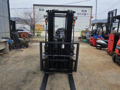 도매가판매 최신형 TCM 좌식2.5톤 전동지게차 삼단 4.35M…