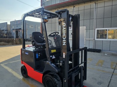 신차급 최신형 2019년식 니찌유 좌식1.5톤 전동지게차 3M인…