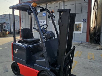 저렴하고 가성비좋은 도요타 좌식 0.7톤 전동지게차 2.5M인상…