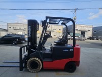 배터리2019년식  최신 니찌유 좌식 2.5톤 전동지게차 3…