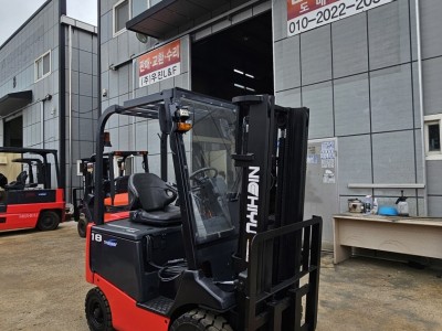 배터리좋은 최신형 니찌유 좌식 1.8톤 전동지게차 3m 650만