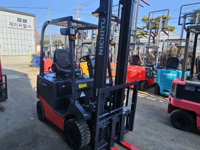 신차급 2018년식 니찌유 좌식1.5톤 전동지게차 4M 사이드시…