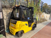 항차 2.5t 인산철 전동지게차