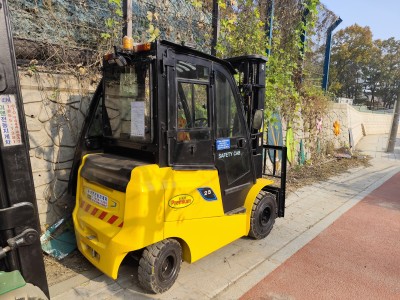 항차 2.5t 인산철 전동지게차